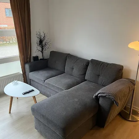 Small And Cozy Private House Apartment *